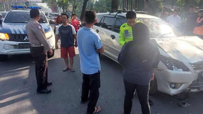 Innova Seruduk Pasutri Pejalan Kaki depan MTQ Pekanbaru, Sopir Diduga Mabuk