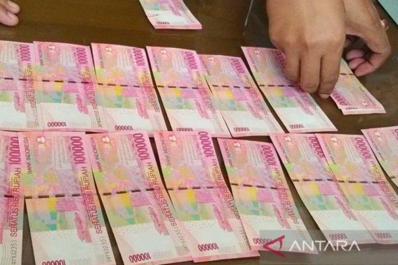 Nekat Belanja di Mall Pakai Uang Palsu