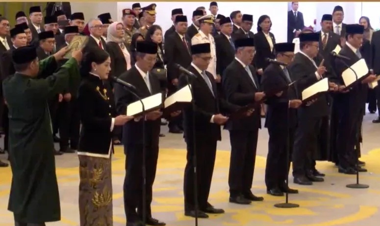 Friderica Ucap Sumpah Jabatan di MA, Resmi Pimpin OJK