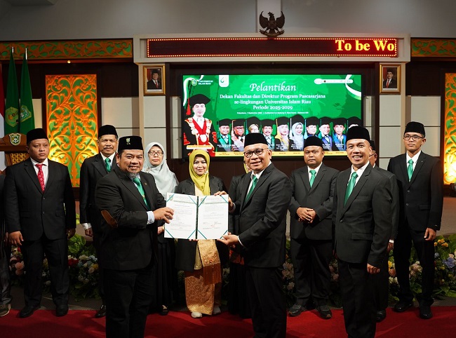 Sinergi Menuju Visi 2041, UIR Lantik Dekan dan Direktur Pascasarjana Periode 2025-2029