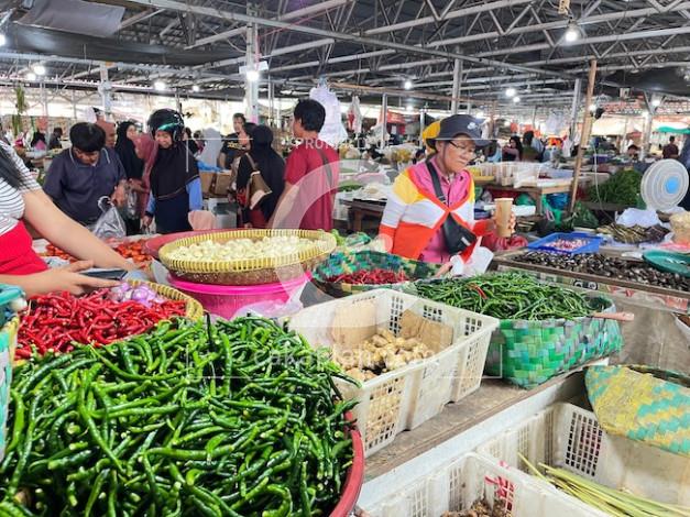 Harga Cabai dan Bawang di Pasar Cik Puan Mulai Turun, Tapi Belum Stabil