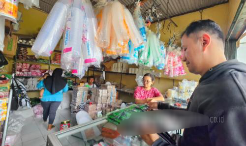 Harga Produk Plastik Naik 2 Kali Lipat, Pedagang dan Pelaku UMKM Tercekik