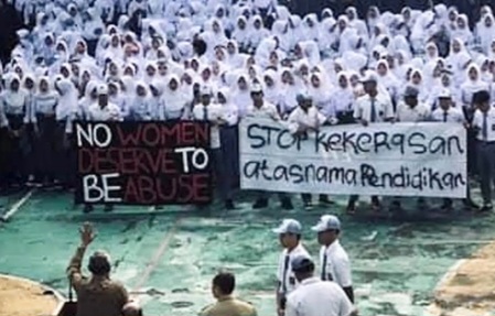 Guru Tampar Siswi gegara Selfie, Ratusan Siswa SMAN 1 Cicurug Demo
