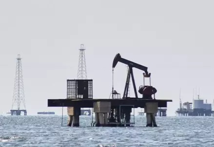 Rusia Menolak Mundur Hadapi Tekanan Trump atas Minyak Venezuela