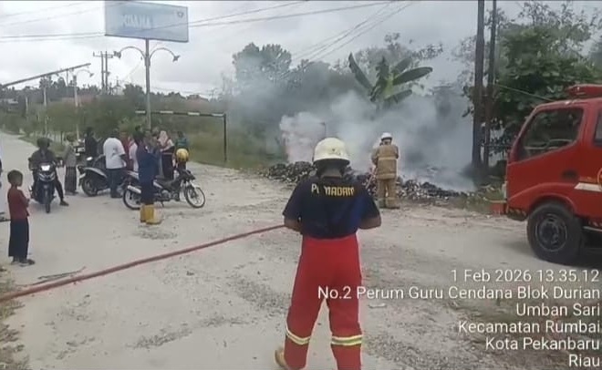Warga Satu Perumahan Membakar Sampah, DLHK Pekanbaru Turunkan Tim Gakkum