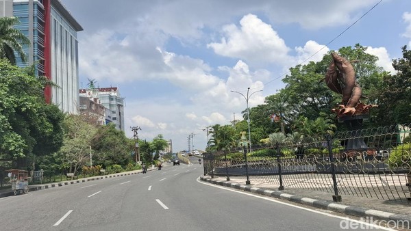 Potret Jalanan Pekanbaru Rapi Usai Walkot Agung Tertibkan Reklame-Baliho