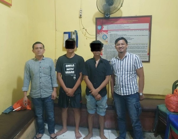 Dua Pemalsu SIM Ditangkap Polresta Pekanbaru, Tawarkan Jasa Lewat Facebook