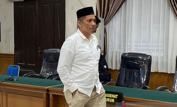 Istri Siri Eks Bupati Meranti Dituntut 4 Tahun 4 Bulan Penjara