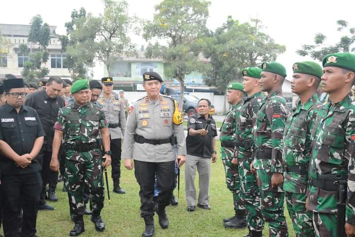 Danrem 031/Wira Bima Hadiri Upacara  Keberangkatan Personel Pengamanan TPS dan Operasi Mantap Praja Lancang Kuning 2024