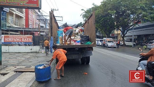 Pemko Pekanbaru Siapkan Dua Alternatif Angkutan Sampah untuk Pertengahan 2025