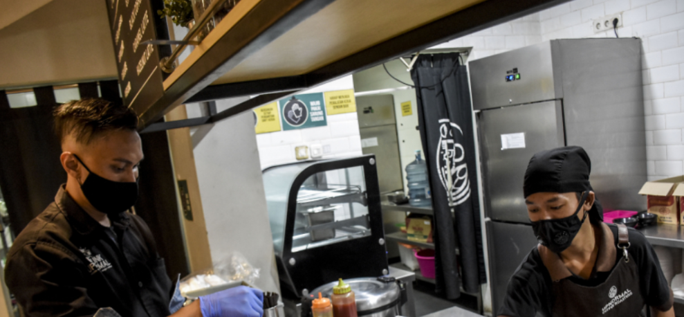 Dilarang Sejak 2021, Mengapa Plastik Sekali Pakai Masih Dominan di Eropa?