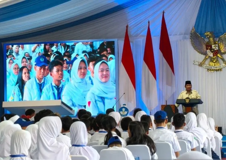 Prabowo Targetkan Smartboard di Tiap Kelas, Dana Dari Uang Koruptor