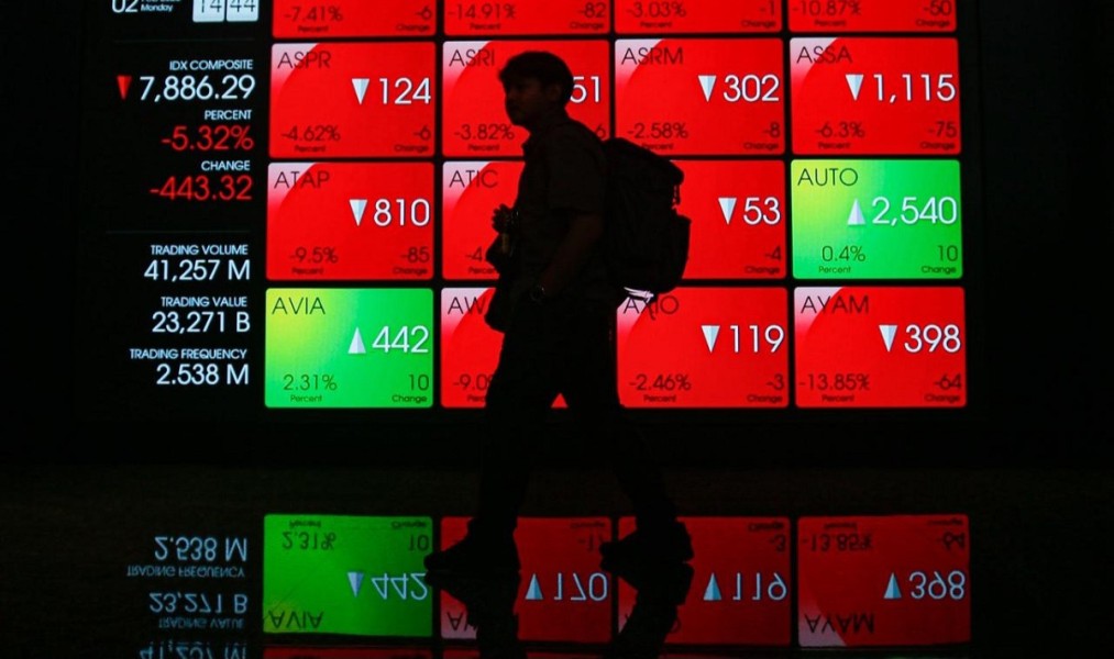 Penyebab IHSG Merosot di Bawah 7.000 dan Rupiah Melemah ke Rp17.000
