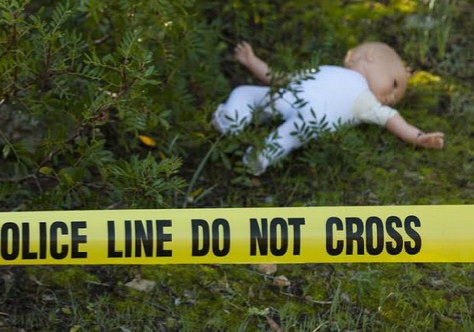 Bayi Perempuan Dalam Kardus Ditemukan di Depan Rumah Warga Dumai