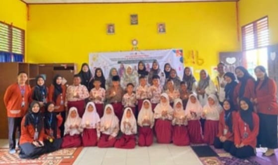 Mahasiswa PPG di Kampar Olah Minyak Jelantah Jadi Lilin Aromaterapi Ramah Lingkungan