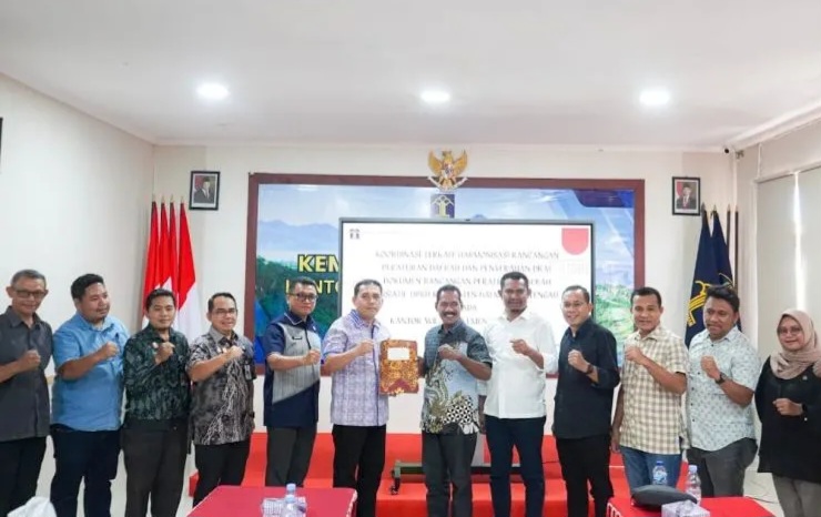 Kemenkum Malut dan DPRD Halteng bahas harmonisasi Ranperda pengelolaan lingkungan