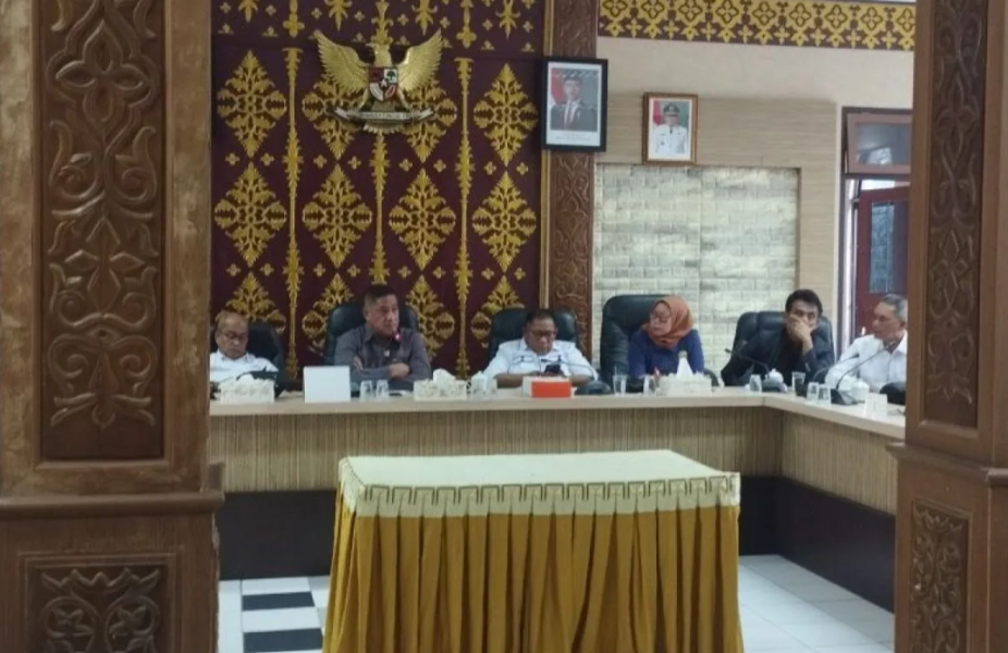 DPRD Dumai Minta Perusahaan Mayatama dan Icon Net Rapikan Kabel Sembrawut