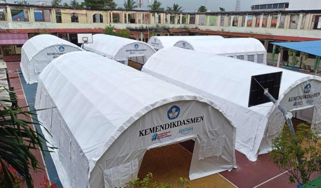 Enam Tenda Darurat dari Kemendikdasmen Terpasang, Siswa SMAN 1 Tebing Tinggi Kembali Belajar Tatap Muka
