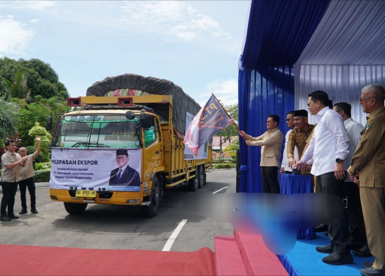 Dukung Komoditas Unggulan Sumbar, Bea Cukai Teluk Bayur Ikut Kawal Ekspor Gambir