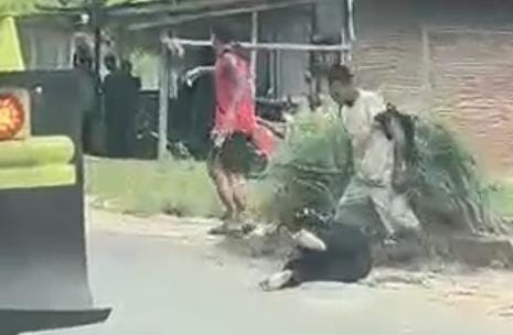 Diduga Dendam, Mantan Suami Hantam Janda Pakai Kayu hingga Pingsan