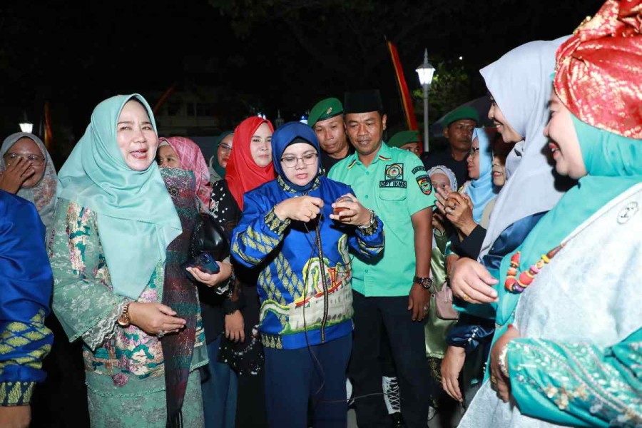 Bupati Afni Z Kukuhkan Pengurus IKMS dan Bundo Kanduang Kabupaten Siak