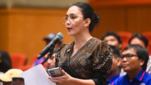 Fraksi PDIP Rotasi Anggota DPR Rieke Diah Pitaloka hingga Stefano Rizki