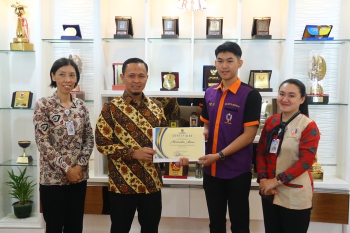 Walkot Pekanbaru Bantu Rp 20 Juta ke Pelajar yang Tembus Sistem NASA