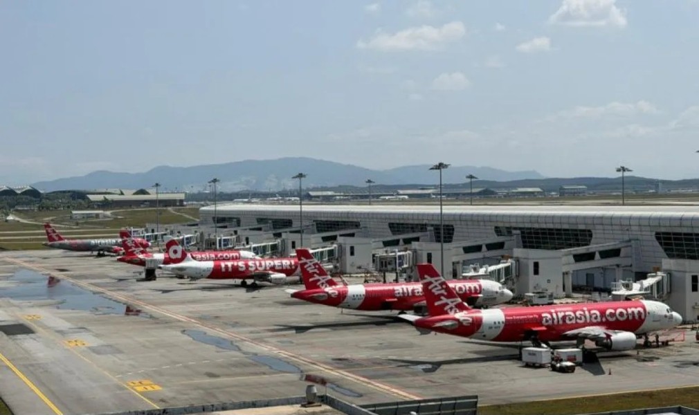 Dua WNA Jatuh Dari Balkon Bandara Kuala Lumpur