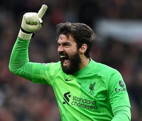 Akibat Cedera  Hamstring Kiper Liverpool Alisson Terancam Absen