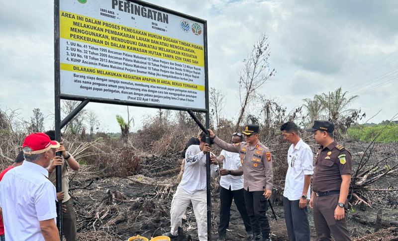 Cegah Karhutla, Polres Bengkalis Pasang Plang Peringatan di Sejumlah Titik Rawan