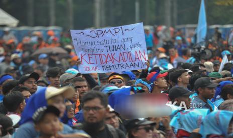 DLH DKI Terjunkan 1.050 Petugas Jaga Kebersihan Saat Peringatan Hari Buruh