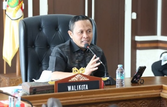 Wako Pekanbaru Ajak Warga Ikut Awasi dan Laporkan Penebangan Pohon Ilegal