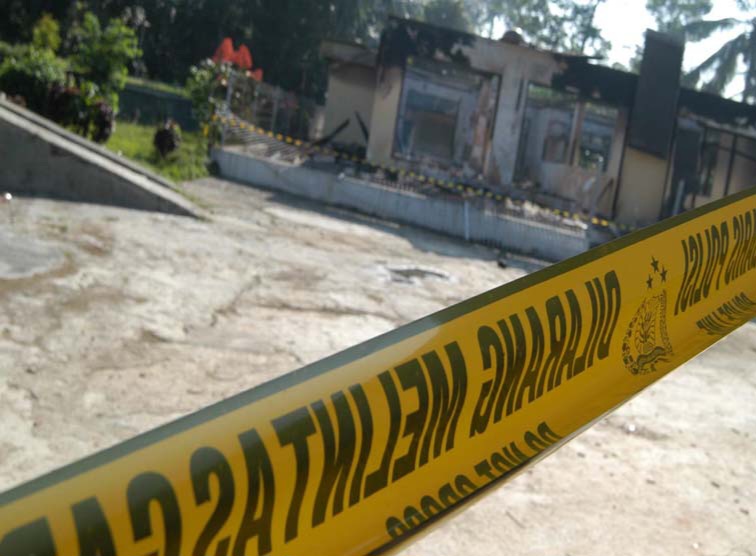 Wanita Paruh Baya Tewas Bersimbah Darah di Dalam Rumah, Warga Tangkap Tangan Pelaku Berusia 17 Tahun