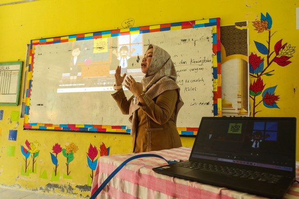 Internet Masuk Pulau, Siswa SD Bisa Melek Informasi