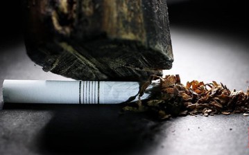 Bea Cukai: Warga Hisap Rokok Ilegal Bisa Dipenjara 5 Tahun