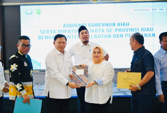 Di Kementerian KP, Bupati Bawa Persoalan Pengelolaan Tambak Udang dan Nelayan Bengkalis
