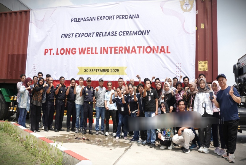 Perusahaan Kawasan Berikat Asal Pemalang Ekspor Ribuan Pasang Sepatu ke Amerika