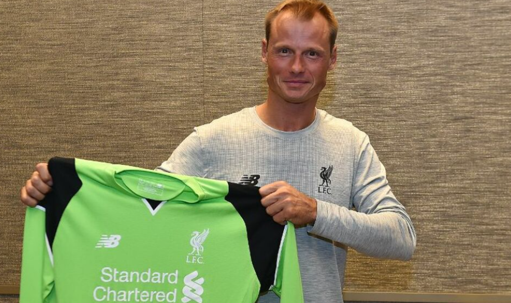 Austria Berduka, Mantan Kiper Arsenal Manninger Tewas Tertabrak Kereta