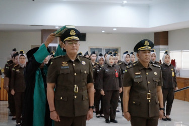 Kajari Pekanbaru Lantik Kasubbagbin dan Kasi Intel