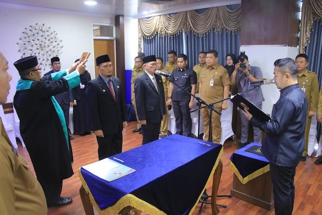 Pj Walikota Pekanbaru Kembali Lantik Enam Pejabat, Termasuk UPT Pelayanan Persampahan