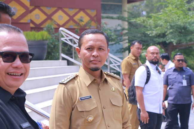 Walikota Pekanbaru Larang DPMPTSP Terbitkan Izin Reklame