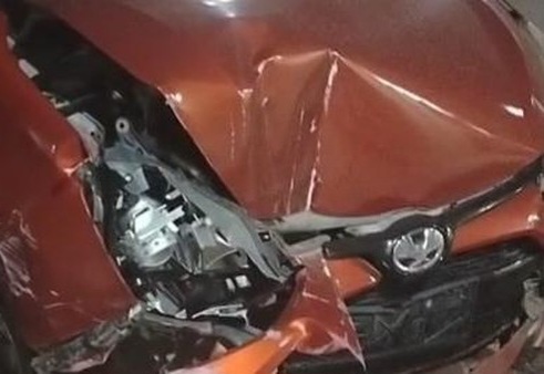 Hendak Kabur dari Polisi, Mobil Pengedar Narkoba di Batam Tabrak Warung Makan