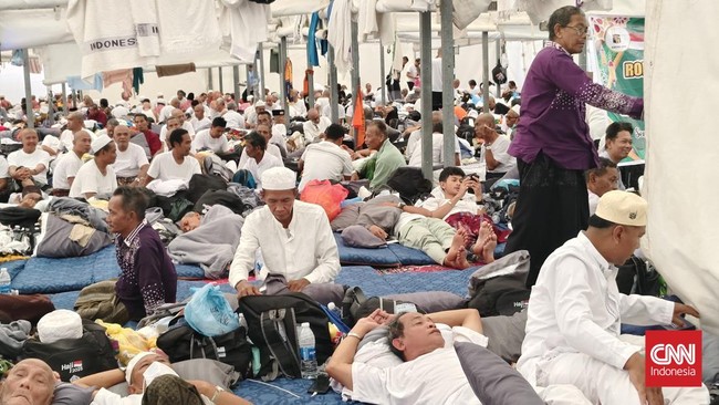 Secangkir Kopi dan Keluh Kesah Jemaah Haji Asal Indonesia