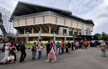 Popsivo vs Petrokimia, Suporter Antre Berebut Tiket demi Megawati