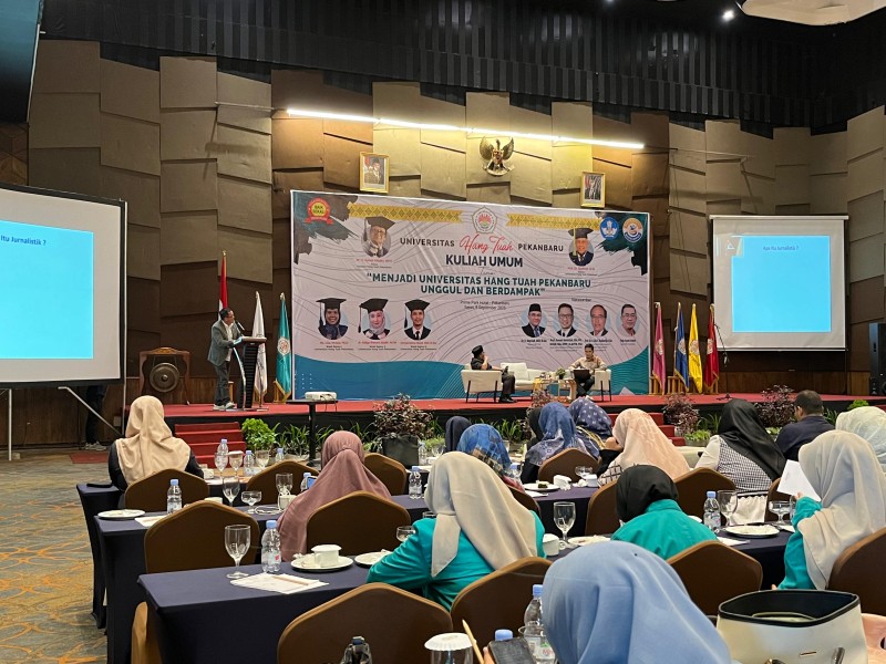 Ketua PWI Riau Raja Isyam Paparkan Tantangan Jurnalis di Tengah Digitalisasi