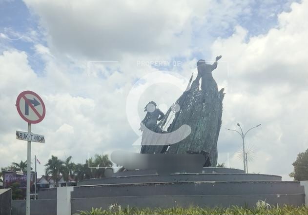 Pemprov Riau Kaji Pemindahan dan Penggantian Tugu Zapin Pekanbaru