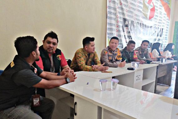 Pilkada Lancar dan Aman, Kapolsek Kerumutan Tak Lupakan Jasa Panwascam