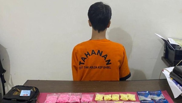 Polisi Sita 1.498 Butir Ekstasi dari Kurir Narkoba di Pangkalpinang