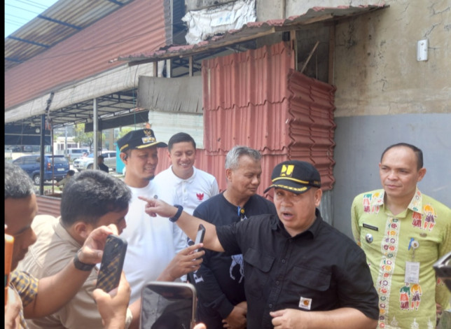 Biang Kerok Banjir, Pemko Pekanbaru Bakal Bongkar Ruko di Simpang Tabek Gadang