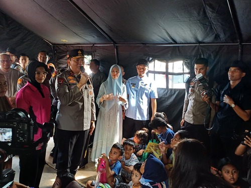 Wako Pekanbaru dan Kapolda Riau Tinjau Lokasi Banjir di Rumbai, Warga Keluhkan Minimnya Dapur Umum